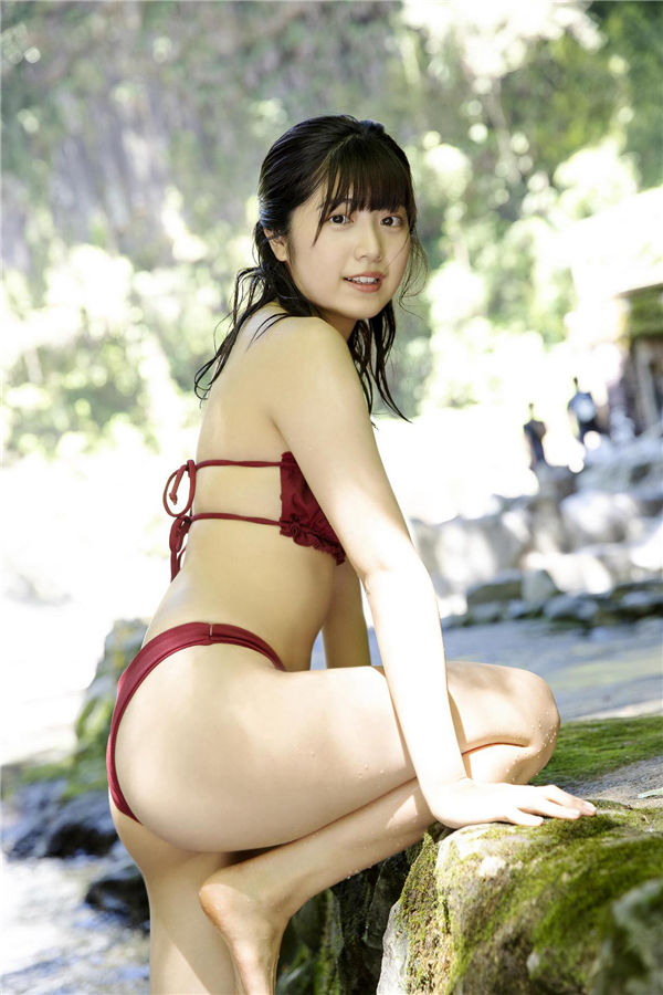 吉田莉樱写真集《Clear》高清全本[151P]