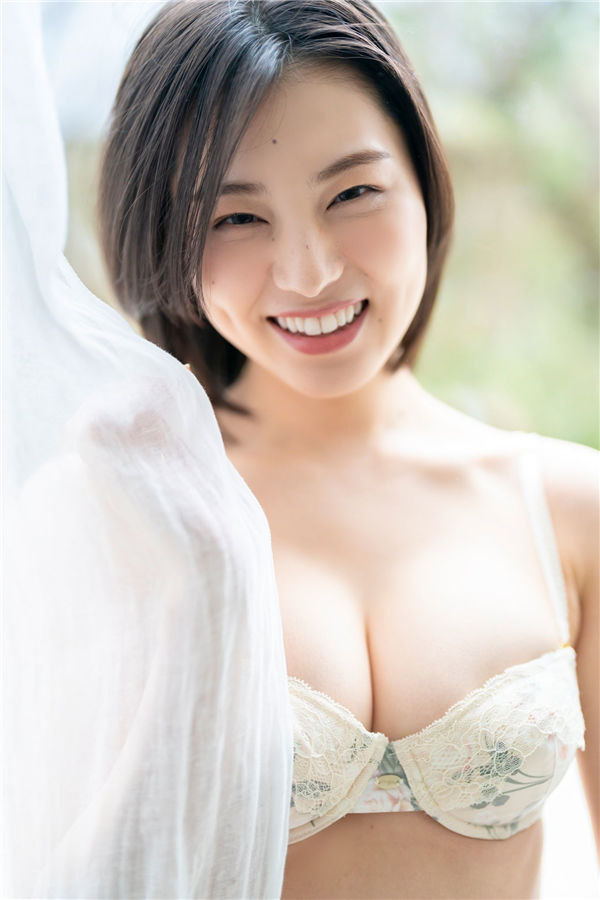 相乐伊织写真集《咲き誇る花は美しい》高清全本[52P]