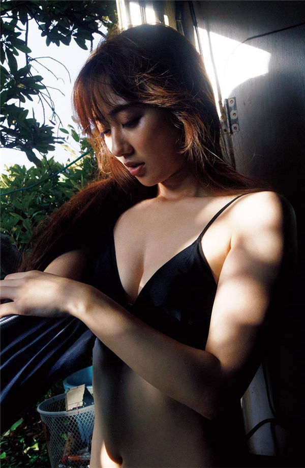 奥山和纱写真集《月刊 奥山かずさ・想》高清全本[105P]