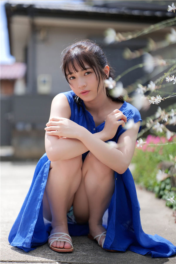 黑崎菜菜子写真集《日本一バズってるＢＩＫＩＮＩ vol.1》高清全本[71P]