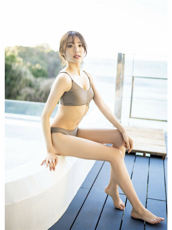 志田友美写真集《RESTART》高清全本[132P]