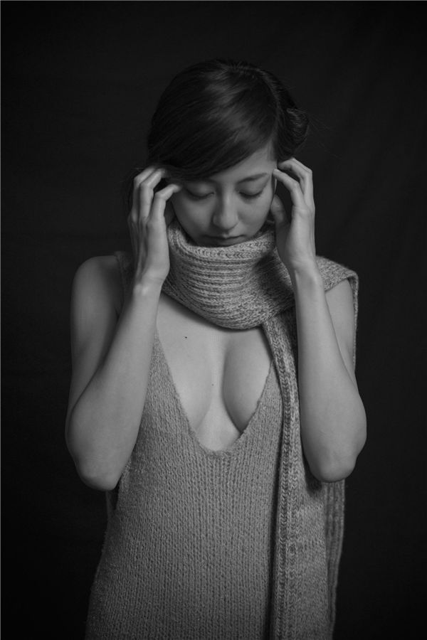 杉本有美写真集《杉本有美×松田忠雄 yumi-mono-chrome》高清全本[73P]