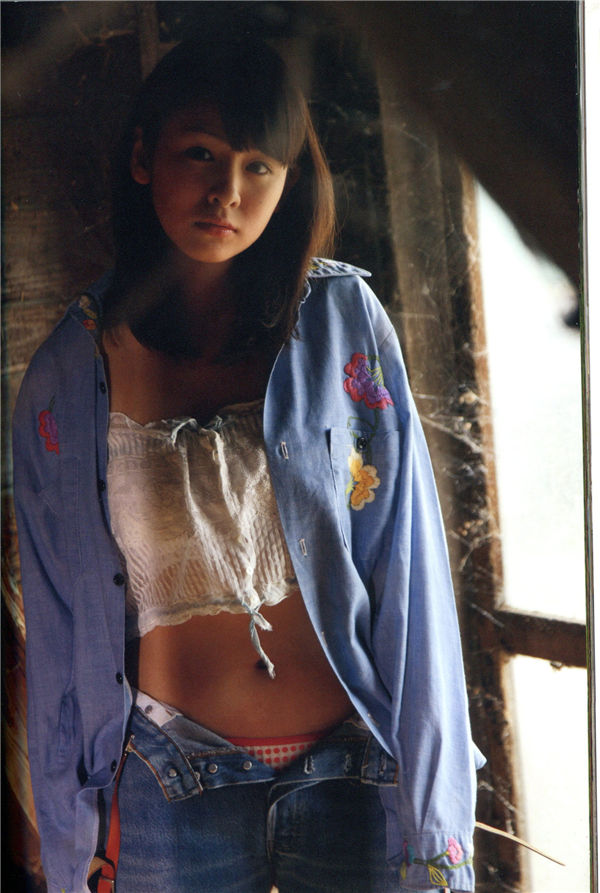 菅谷梨沙子写真集《梨想》高清全本[90P]