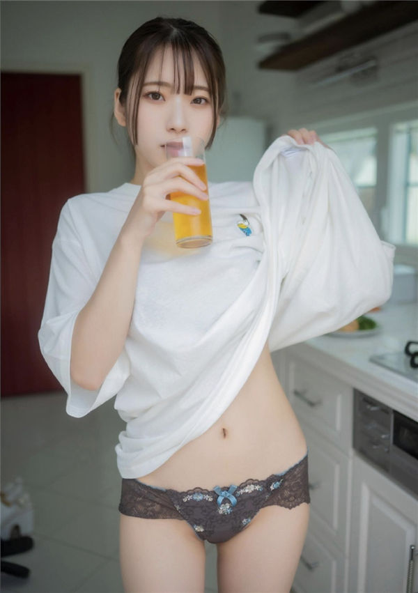 红羽りお写真集《ふれたくなる？》高清全本[214P]