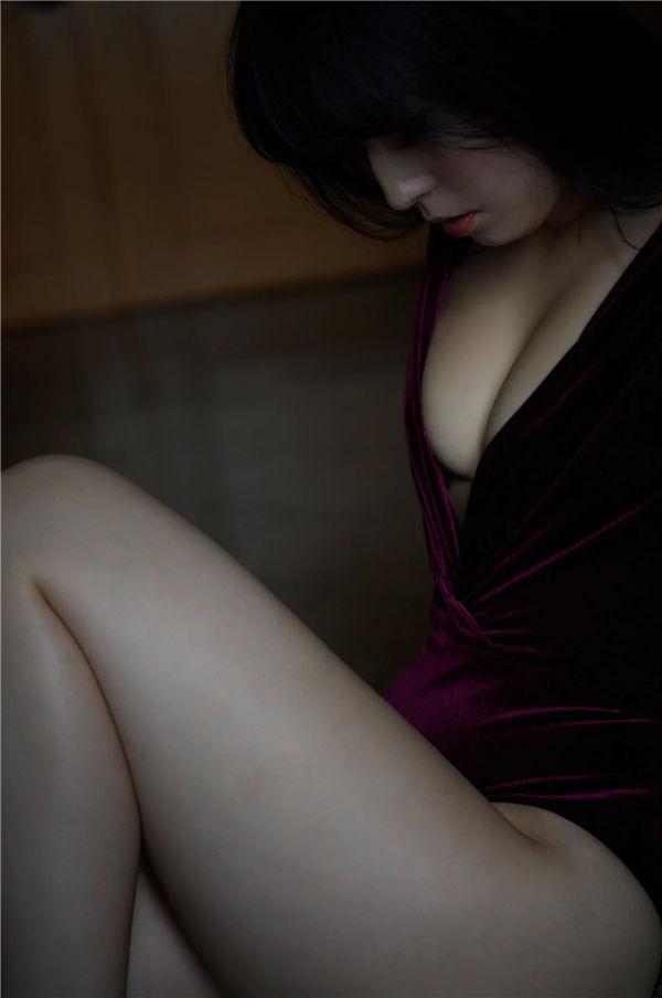 薄井しお里写真集《ノーパン女子アナウンサーｖｏｌ．１》高清全本[50P]