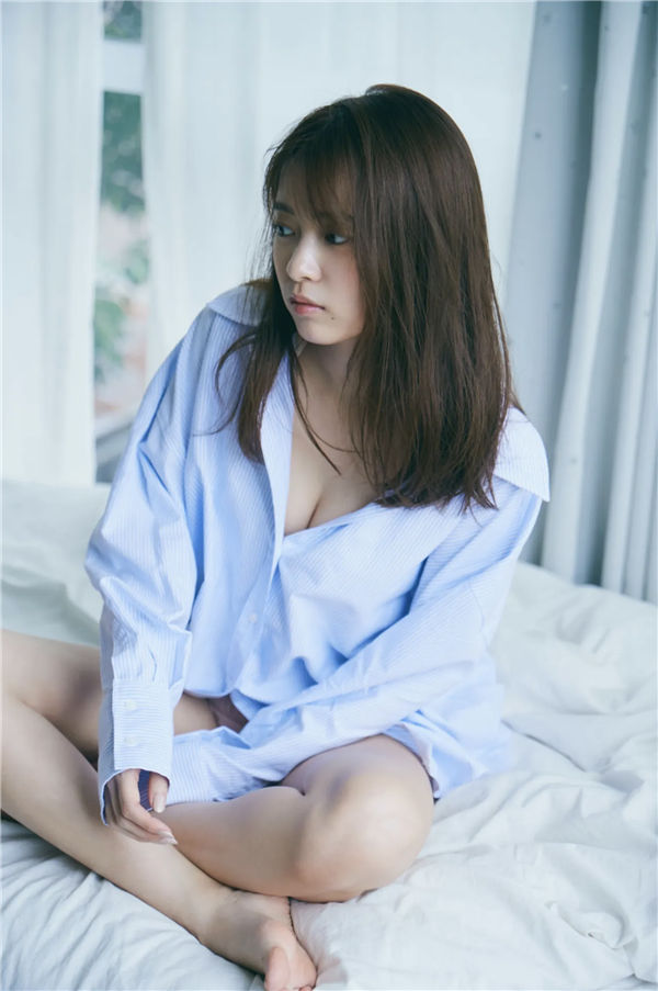 新条由芽写真集《キラメキ美肌》高清全本[56P]