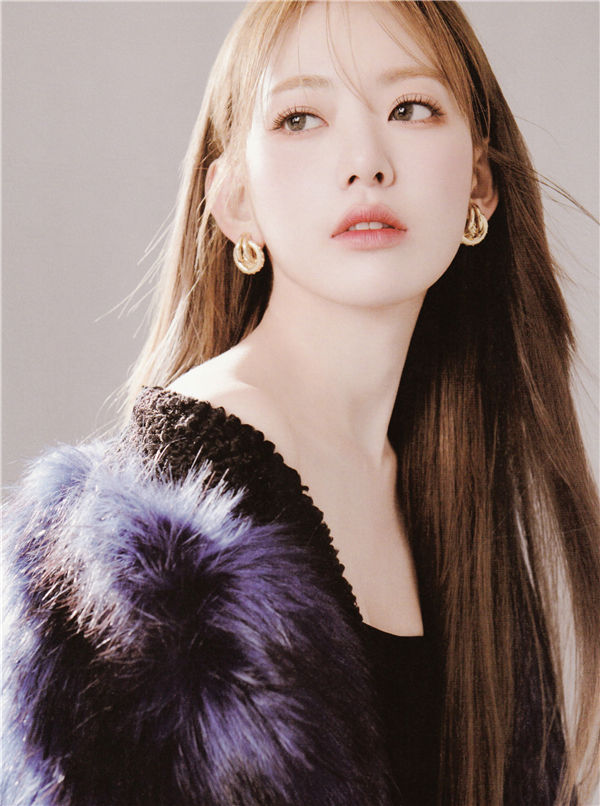 宫胁咲良写真集《Graduation Visual Booklet》高清全本[102P]