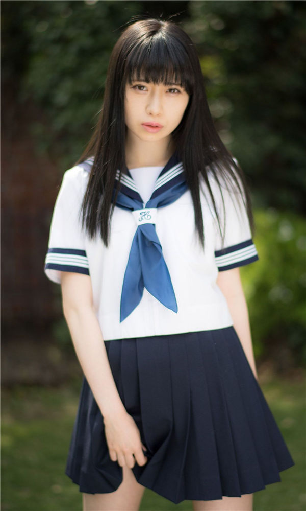 宫内凛写真集《黒髪の乙女》高清全本[39P]