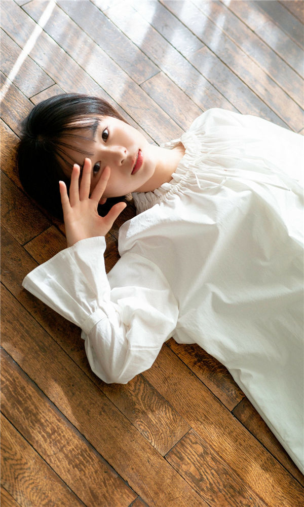 高仓萌香写真集《昨日、今日、そして明日》高清全本[56P]