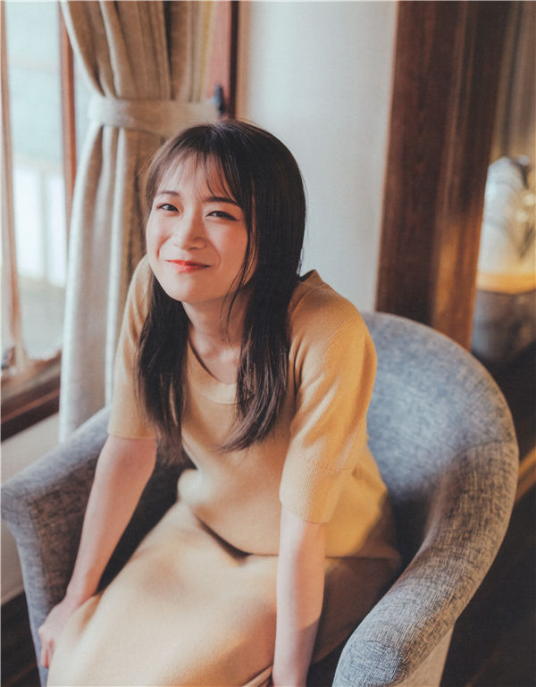 秋元真夏写真集《振り返れば、乃木坂》高清全本[161P]