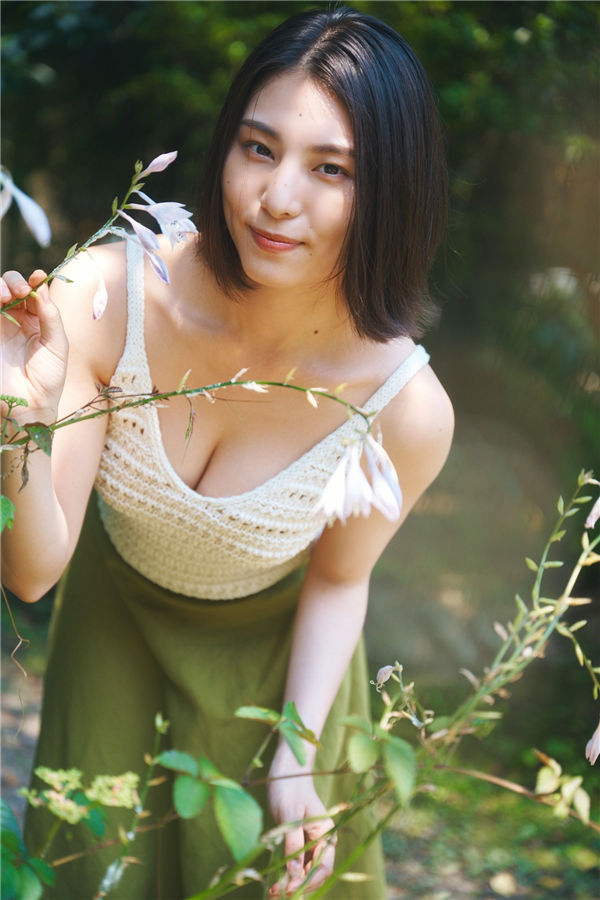 相乐伊织写真集《魅惑の曲線美》高清全本[45P]