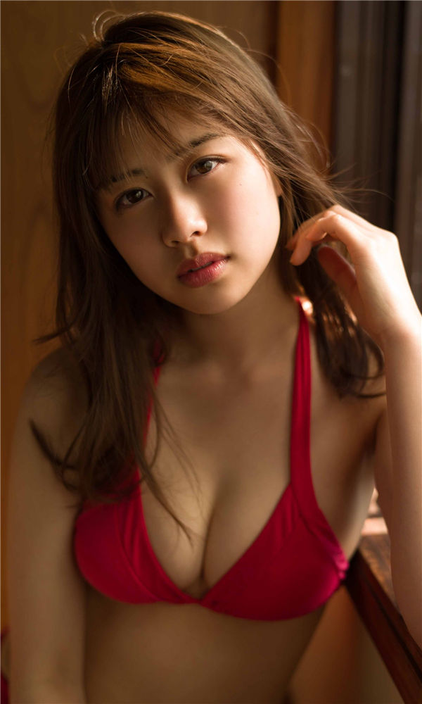 脇田穗乃香写真集《海の見える街》高清全本[71P]