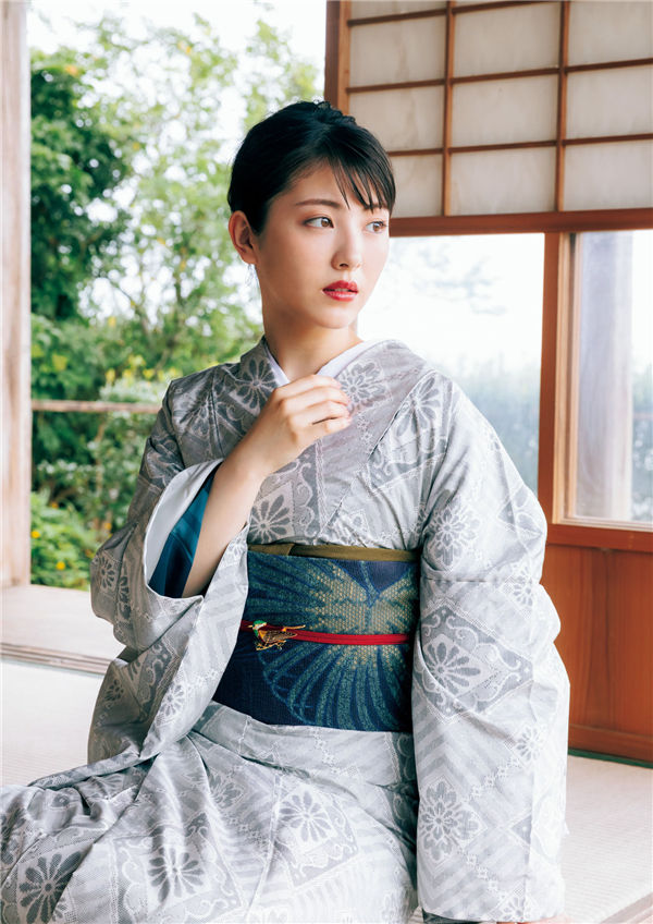 滨边美波写真集《20》高清全本[142P]