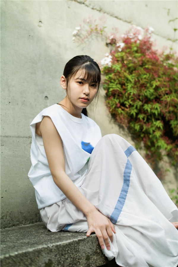 池田朱那写真集《resonance》高清全本[65P]