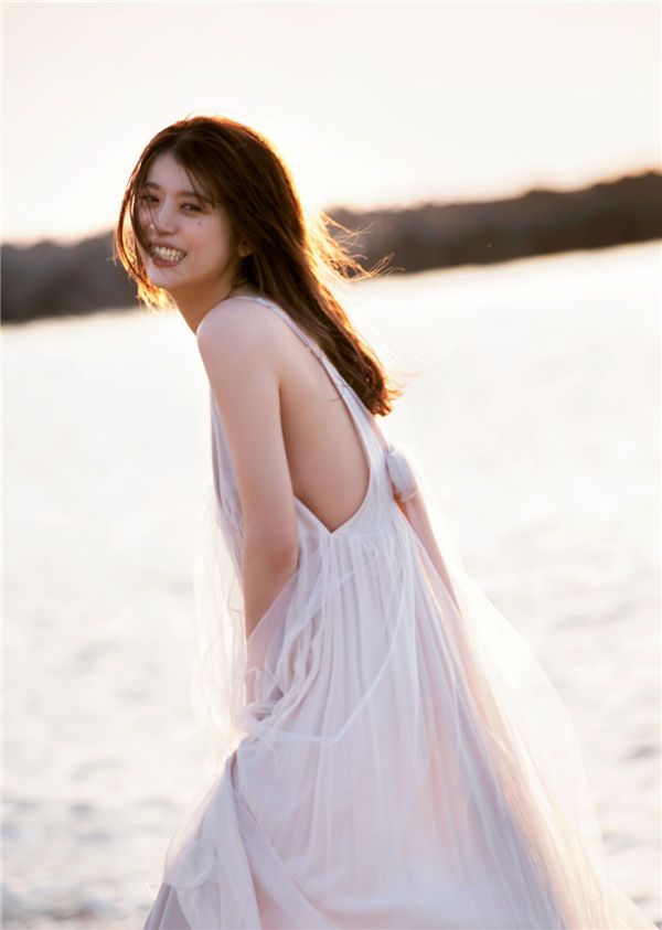 马场富美加写真集《ふみかのまんなか》高清全本[117P]