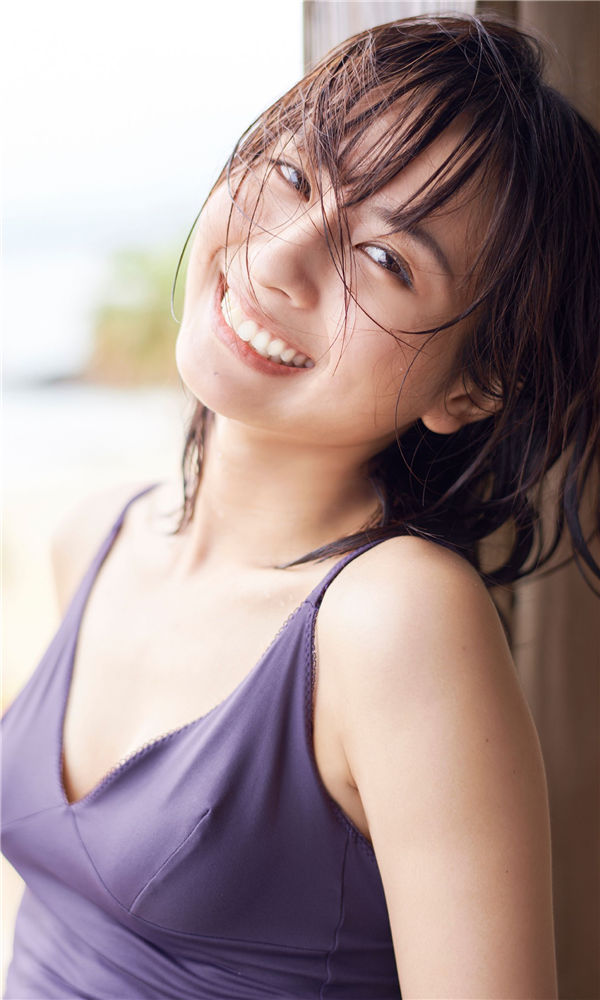 龙梦柔写真集《『中国のシンデレラ』、衝撃の初登場！》高清全本[51P]