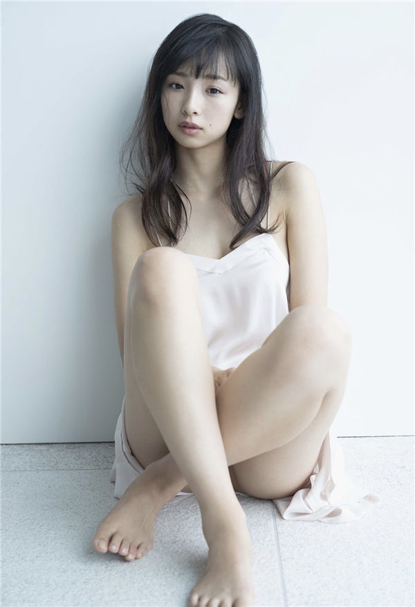 华村飞鸟写真集《ビキニでシャワー》高清全本[72P]