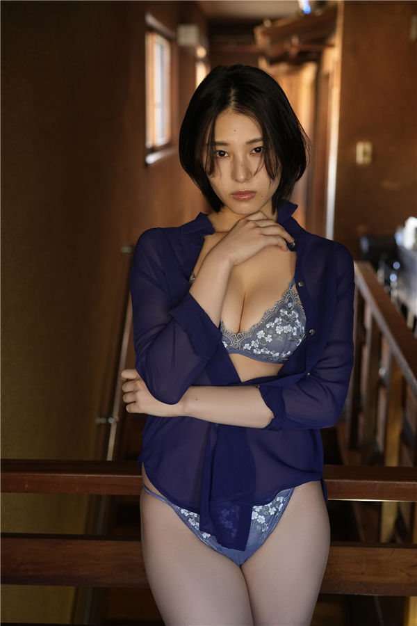 相乐伊织写真集《心、しずかに。》高清全本[48P]