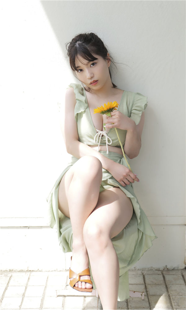 亚咲花写真集《太陽が教えてくれた》高清全本[56P]