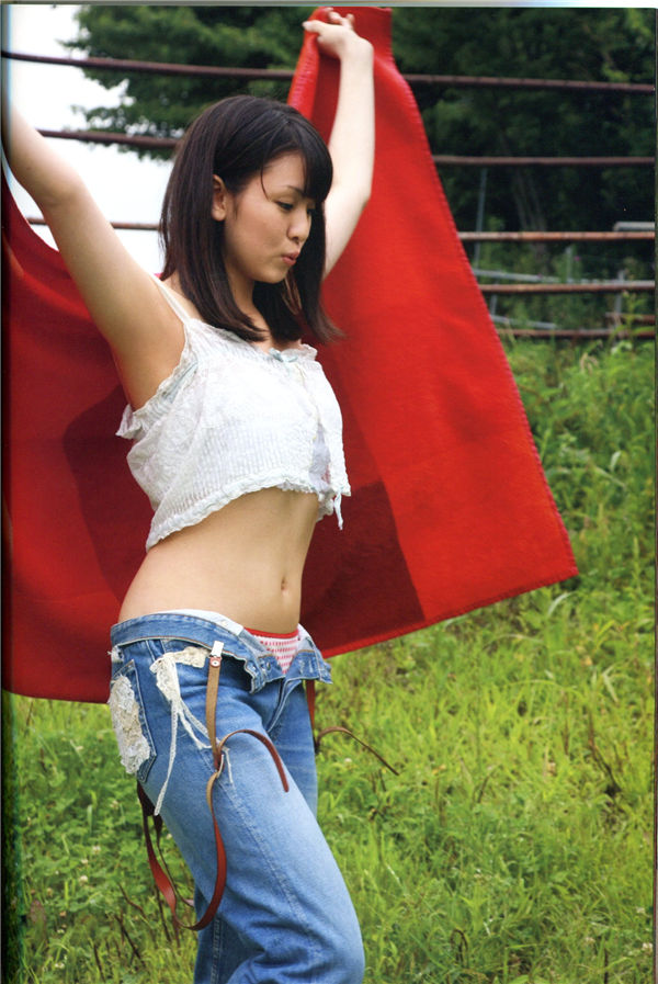 菅谷梨沙子写真集《梨想》高清全本[90P]