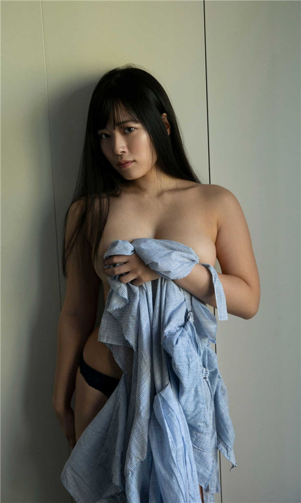 東雲うみ写真集《ニュータイプ二刀流グラドル》高清全本[40P]