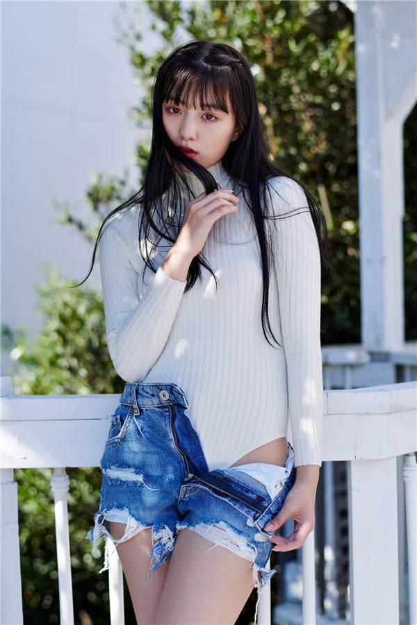 鹤嶋乃爱写真集《ピュアネス》高清全本[142P]