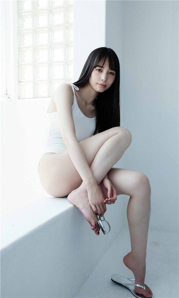 井桁弘惠写真集《2021年、東京、夏。》高清全本[63P]