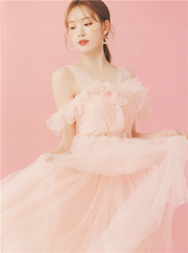 宫胁咲良写真集《Graduation Visual Booklet》高清全本[102P]