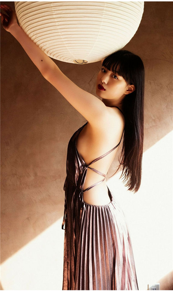 鹤嶋乃爱写真集《生まれながらにして女優。》高清全本[66P]