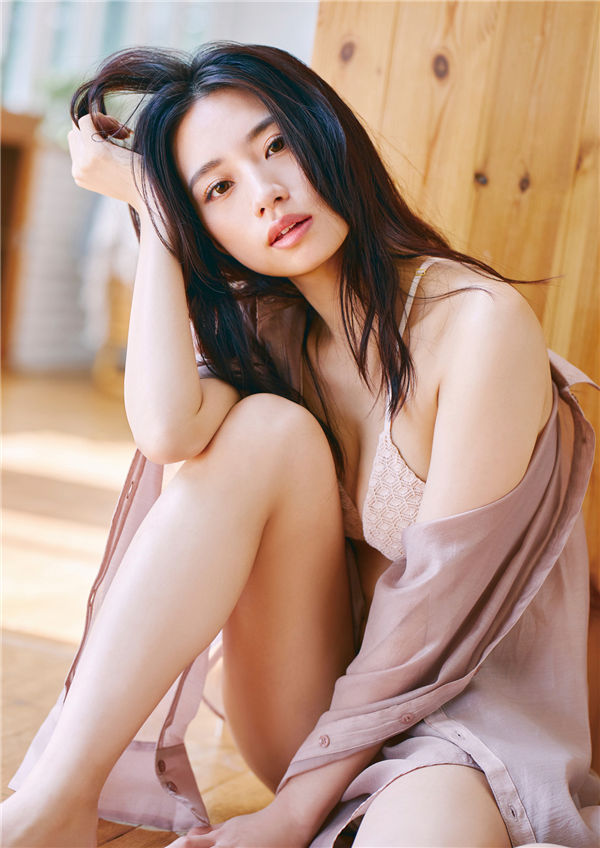 神山みれい写真集《sweet heart》高清全本[51P]