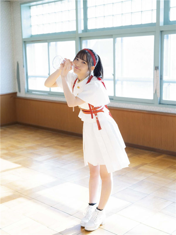 黑崎菜菜子写真集《少女の卒業》高清全本[40P]