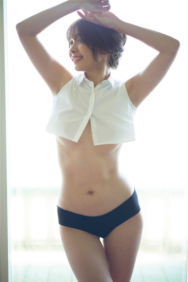 山崎真实写真集《[Wanibooks (WBGC)] 2017.06 No.156 Mami Yamasaki 山崎真実》高清全本[199P]