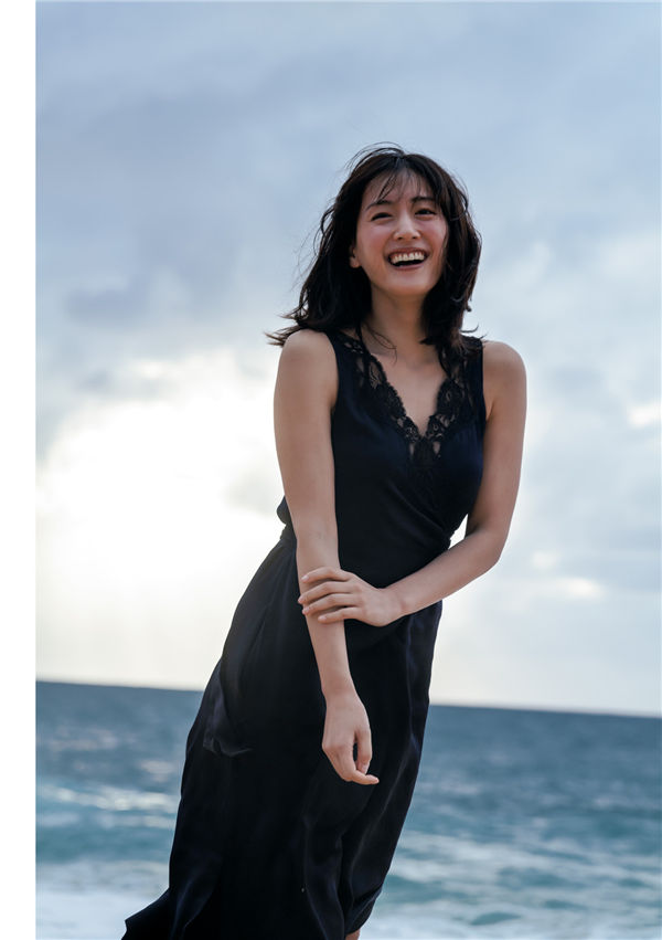 绫濑遥写真集《ハルカノイセカイ 02》高清全本[142P]