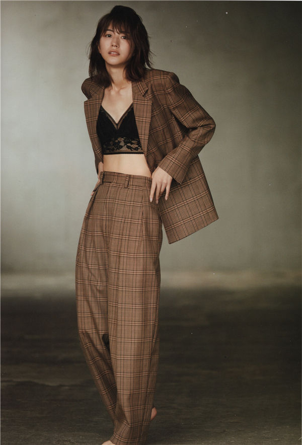 欅坂46写真集《21人の未完成》高清全本[340P]