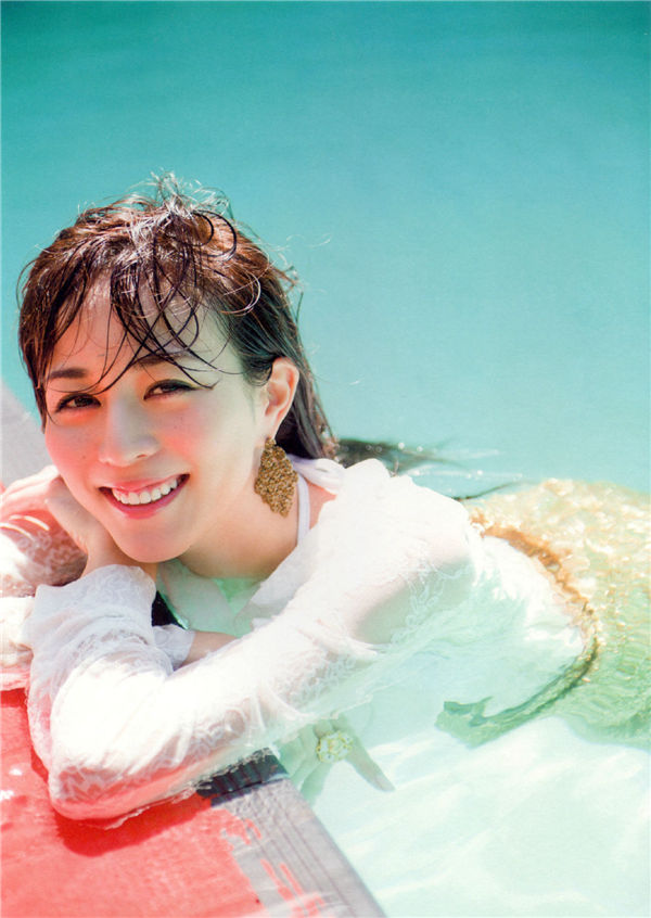 比嘉爱未1ST写真集《Clear》高清全本[97P]