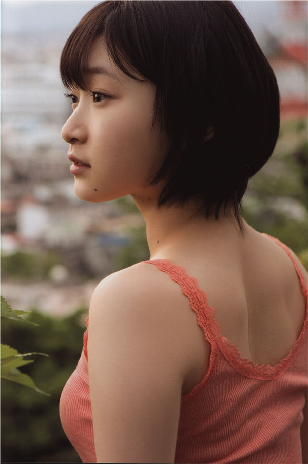 宫本佳林1ST写真集《佳林》高清全本[105P]