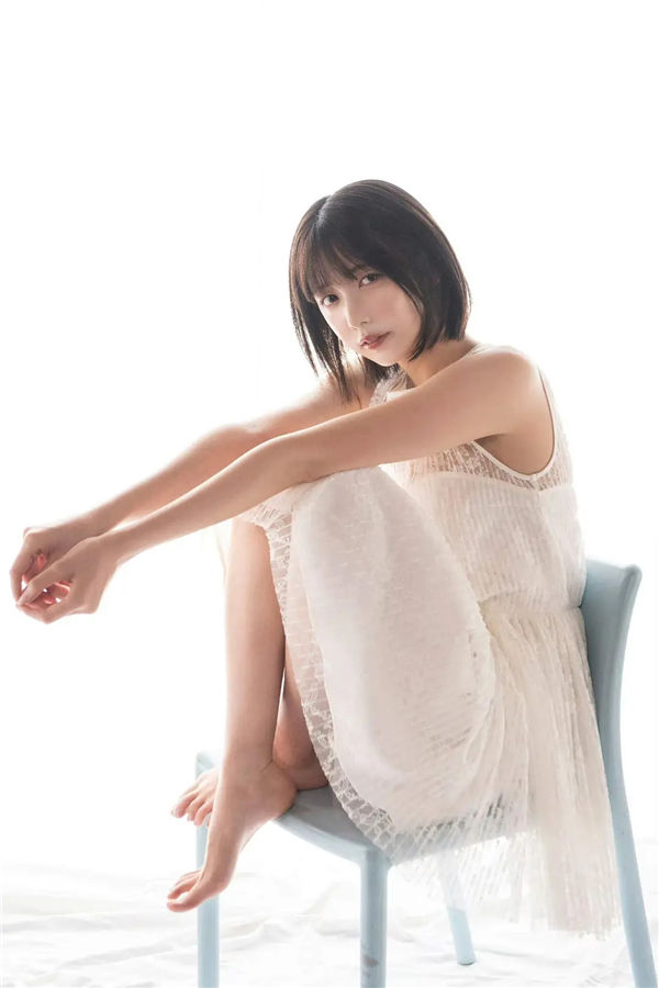 月埜ヒスイ写真集《半径数メートルの夏》高清全本[54P]