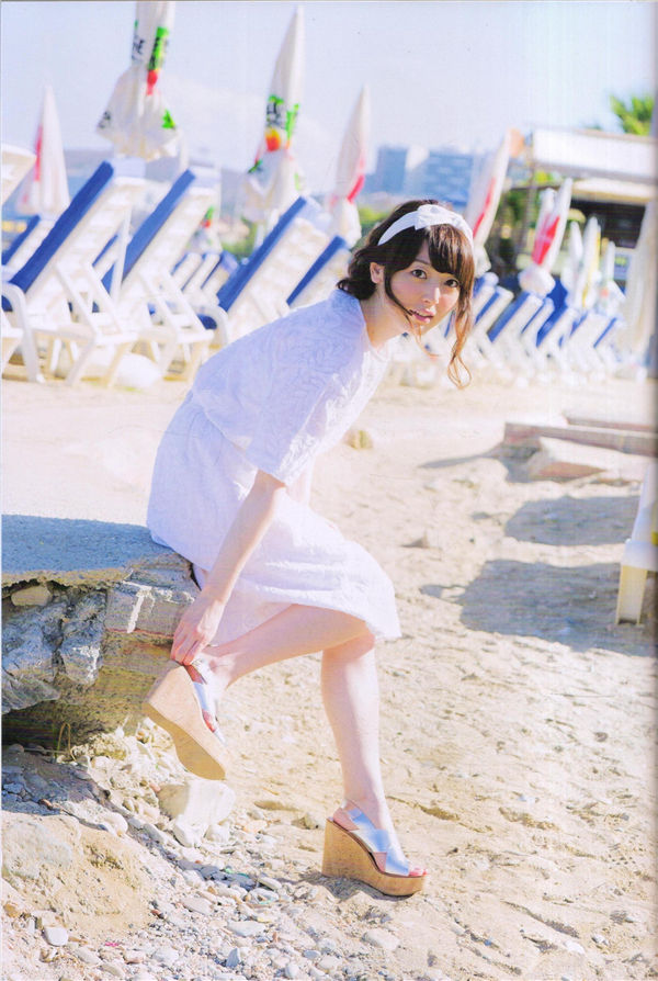 花泽香菜写真集《遠い口笛》高清全本[95P]