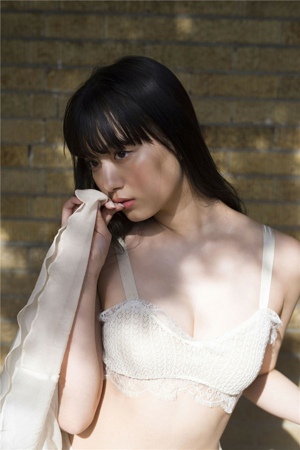 鹤嶋乃爱写真集《秘密》高清全本[225P]