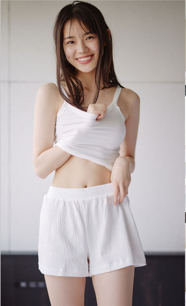 志田琥珀写真集《少女と大人の狭間で》高清全本[54P]