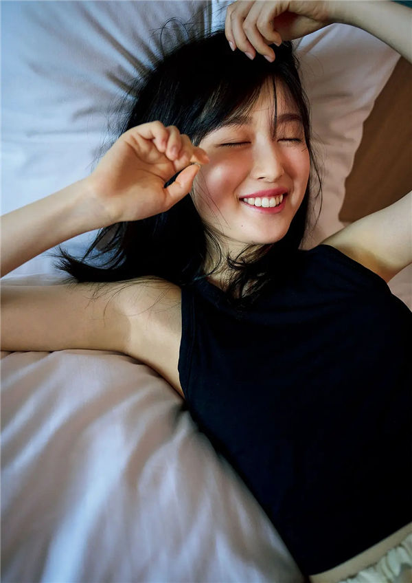 福本莉子写真集《Grace》高清全本[153P]