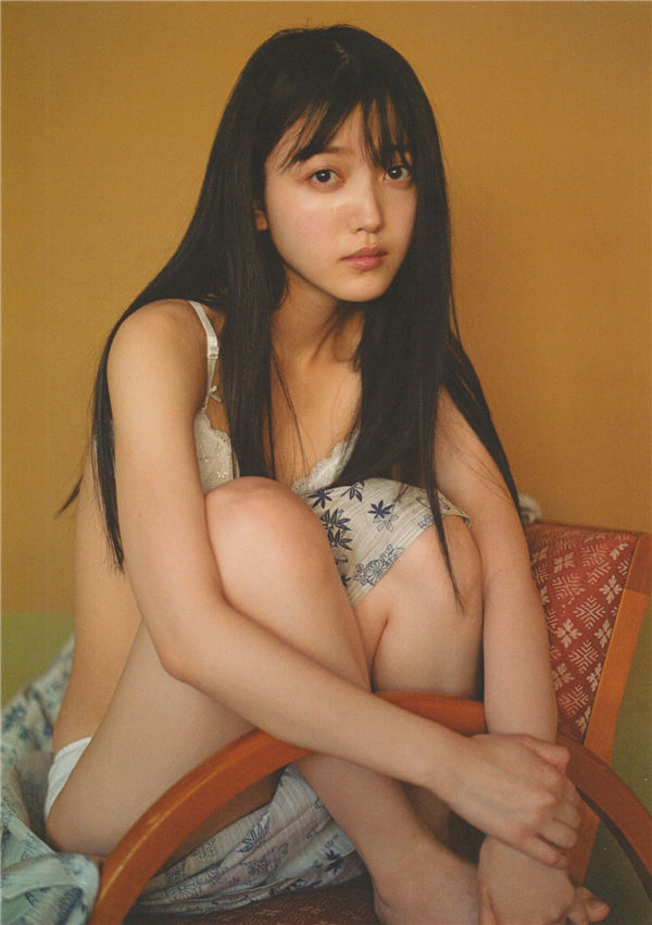 久保史绪里1ST写真集《交差点》高清全本[152P]