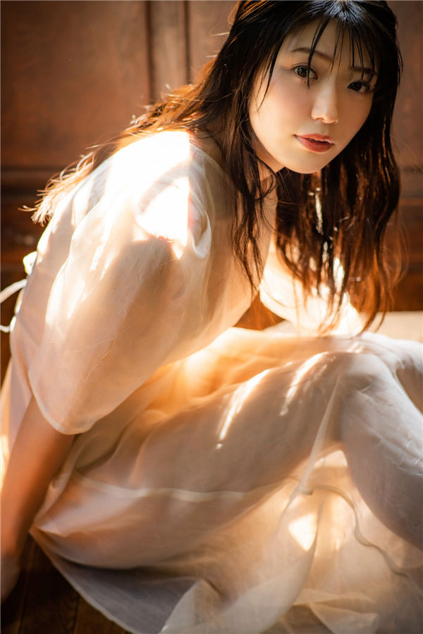 山田かな写真集《ＫＡＮＡ 官能ＢＬＡＣＫ》高清全本[77P]