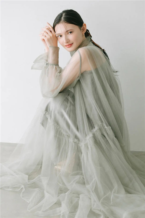 青岛心写真集《WHITE graph デジタル写真集》高清全本[64P]