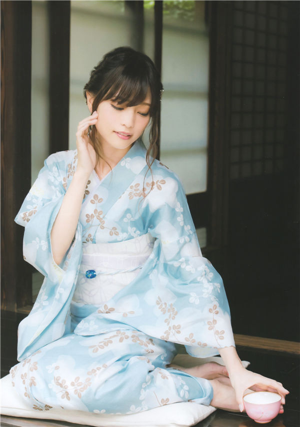 立花理香写真集《みやび》高清全本[129P]