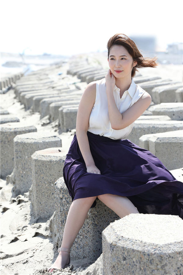 塩地美澄写真集《日本一のフェロモン美女アナと官能トリップ》高清全本[59P]