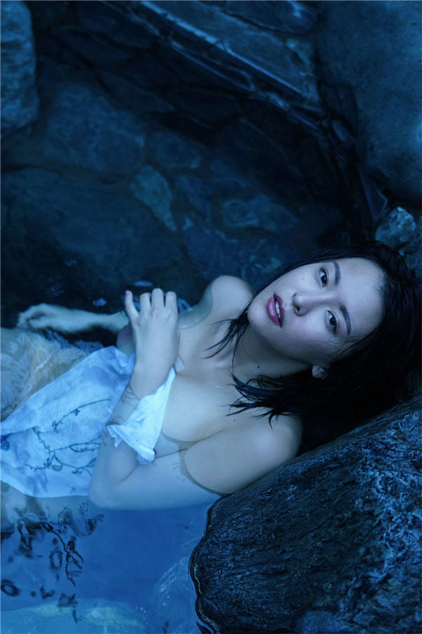 奈月塞娜写真集《たまゆらB》高清全本[74P]