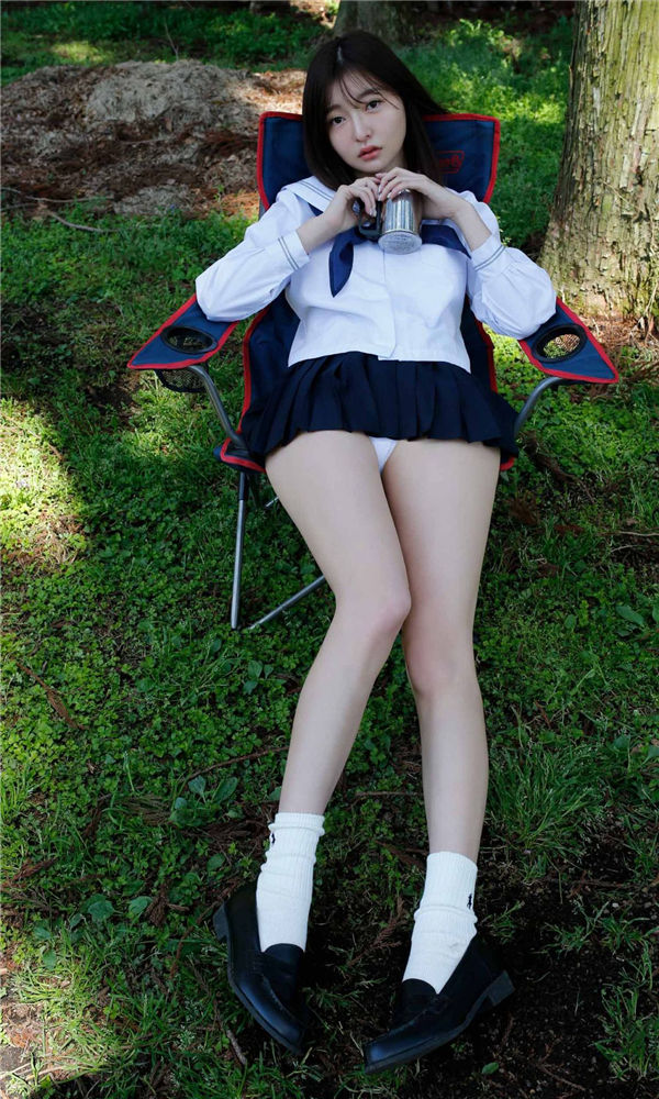 桥本萌花写真集《社長令嬢のフェロモンキャンプ》普清全本[52P]