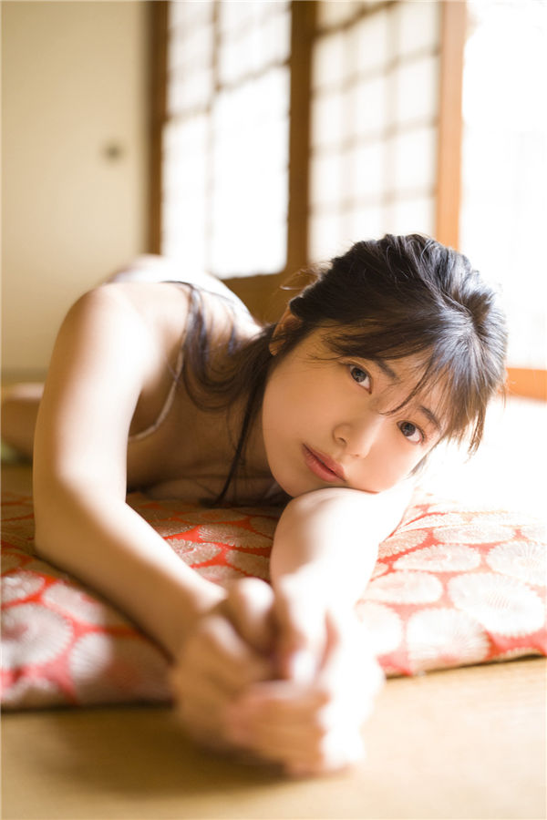 吉田莉樱写真集《謙虚な美徳》高清全本[51P]