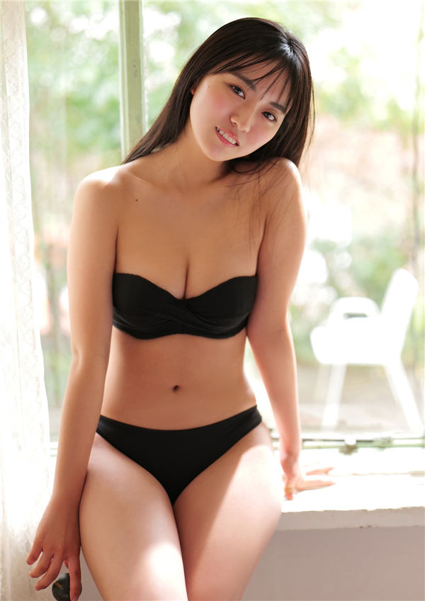 丰田露娜写真集《恋をする瞬間》高清全本[80P]